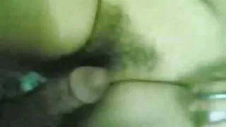 Лесбіянки трахкають один секс фільм порно одного пальцями.