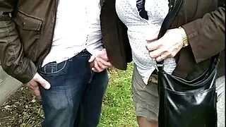 Дівчина вчиться мастурбувати на прно фільми камеру.