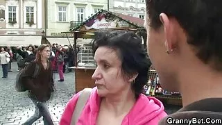 Дрочить анус і стогне. порно фільми з сюжетом