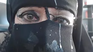 Дві подруги мастурбують під фільми для дорослих секс відео.