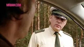 Кей Лавлі не боїться порно фільми свінгери сексу в офісі.